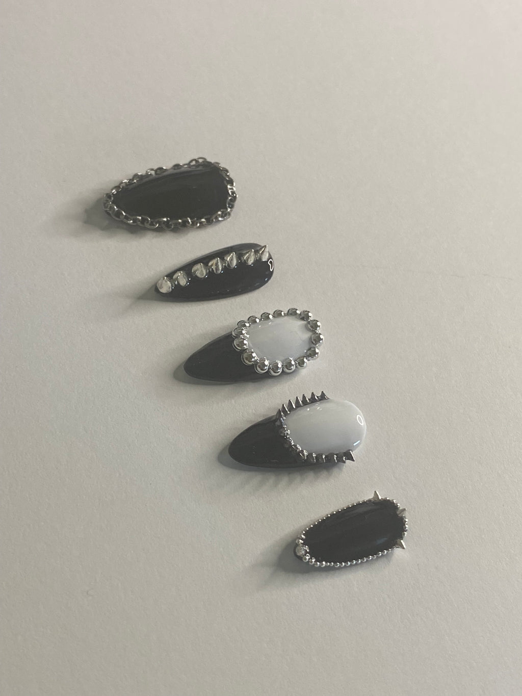 Casual Goth Press-on Nails