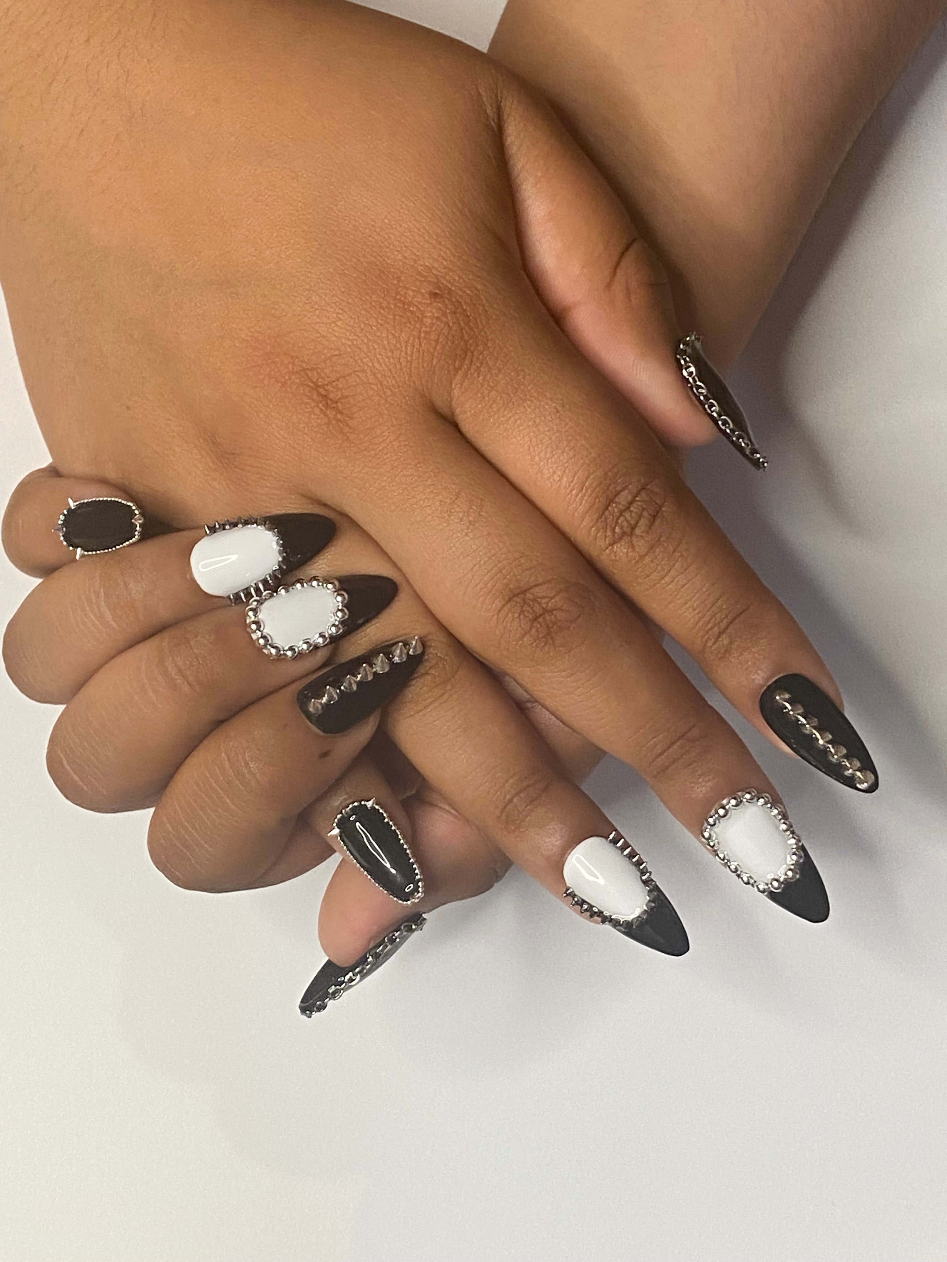 Casual Goth Press-on Nails